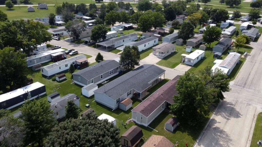 The Mobile Home Buyer's Guide To Today's Mortgage Rates