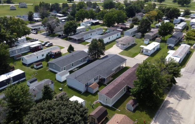 The Mobile Home Buyer's Guide To Today's Mortgage Rates